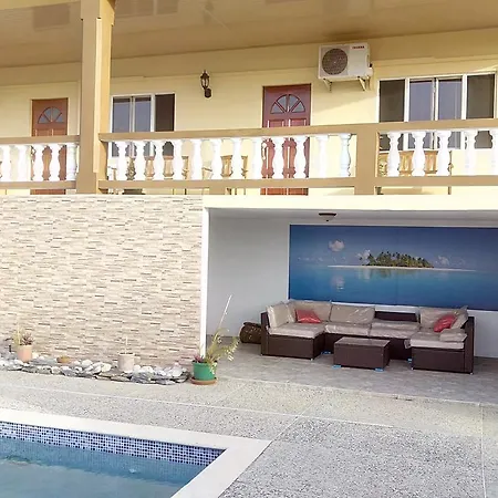 Michael'S Tropical Suites